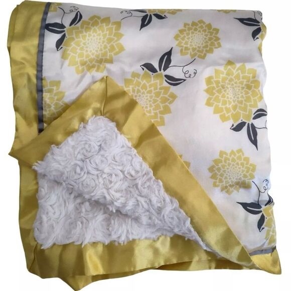 the peanutshell Other - ♥️ The Peanut shell STELLA Yellow Cream
Gray Baby Blanket Dahlia Flowers